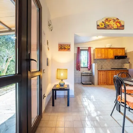 Domus Villetta Holiday home *