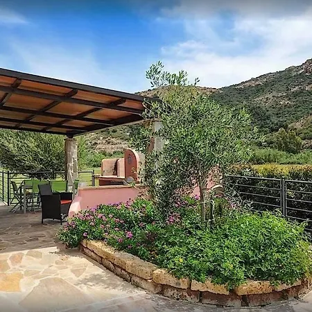 Domus Villetta Holiday home *